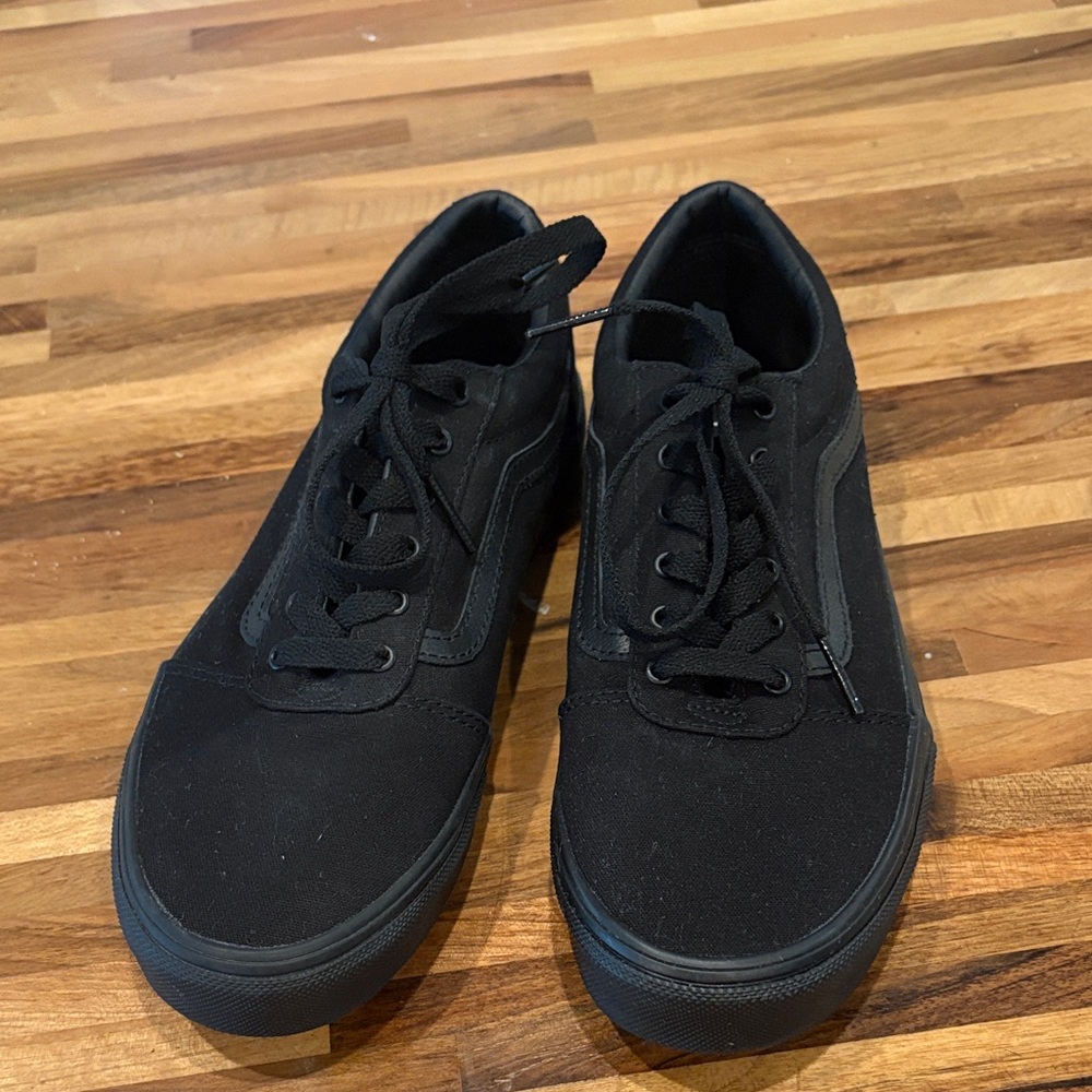 Youth black on black old school vans